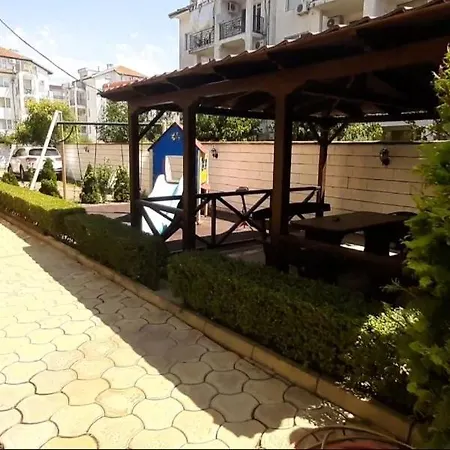 за гости магнолия резиденс Apartamento *