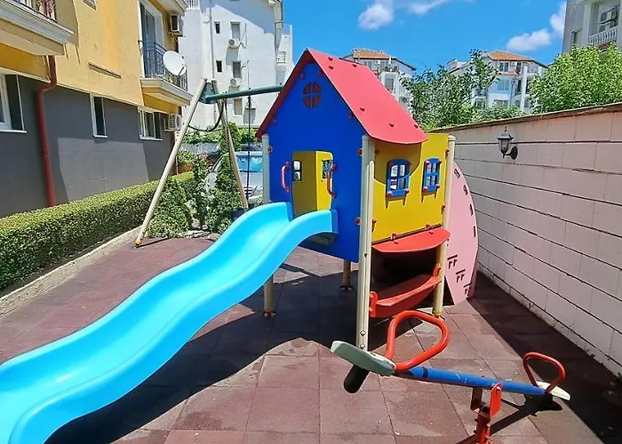 за гости магнолия резиденс Sunny Beach